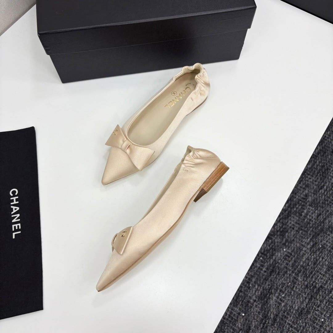 CHANEL BALLET FLATS 25S IN LIGHT BEIGE SATIN WITH BOW