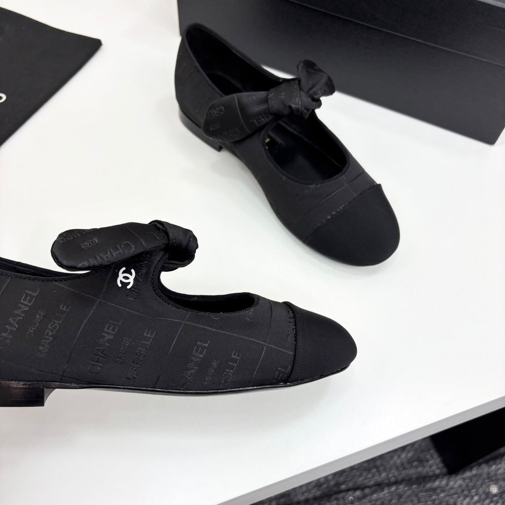 CHANEL BALLET FLATS 25S IN BLACK FABRIC WITH BOW