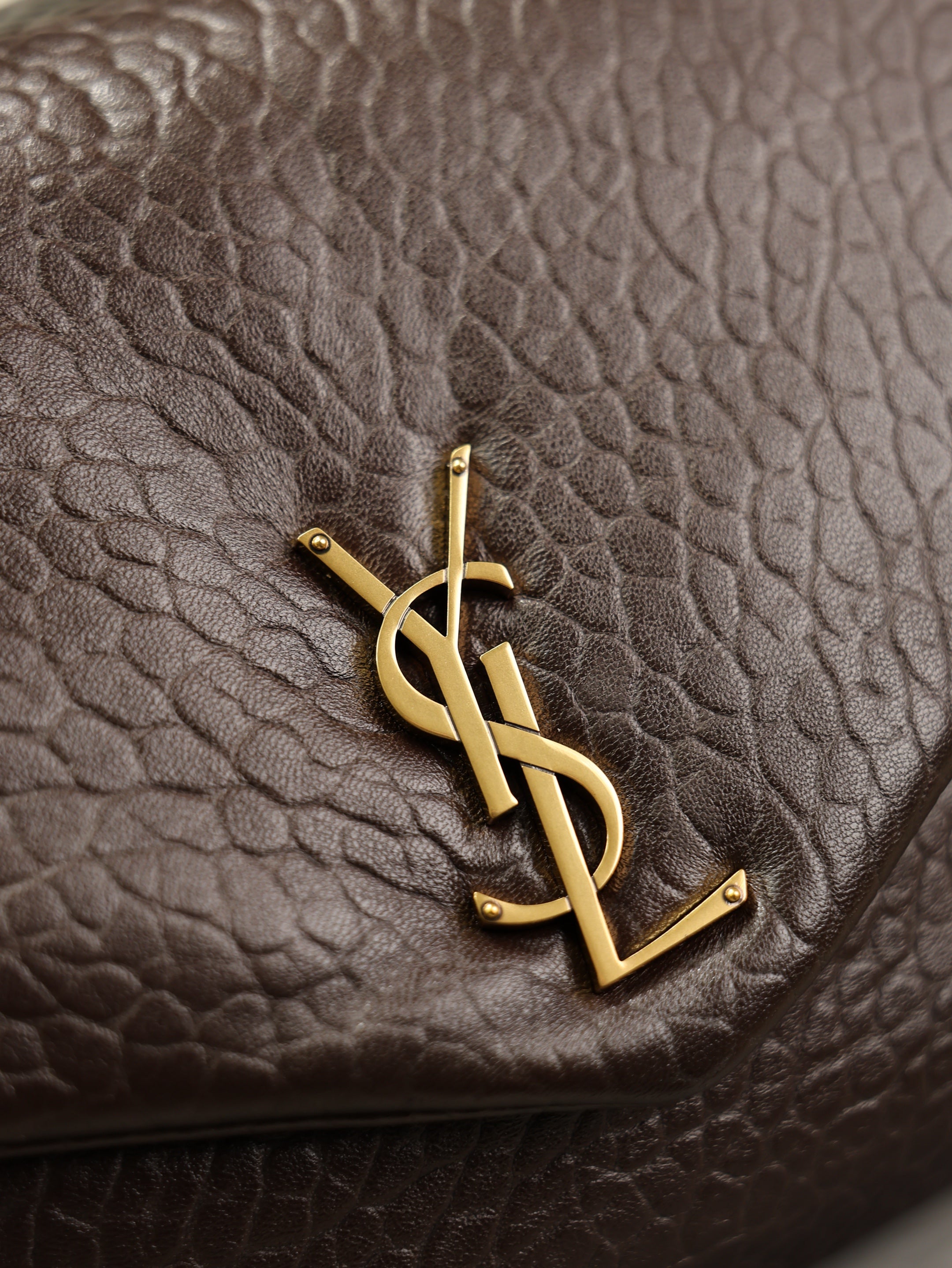 YSL 25S CALYPSO GM 38 IN DARK CHOCOLATE CALFSKIN GOLD HARDWRE