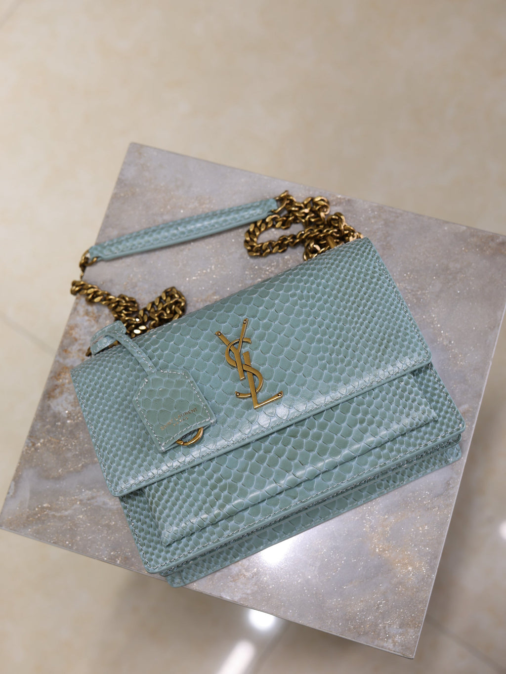 YSL 25S SUNSET MEDIUM 22 IN LIGHT BLUE CROCODILE-EMBOSSED CALFSKIN GOLD HARDWRE