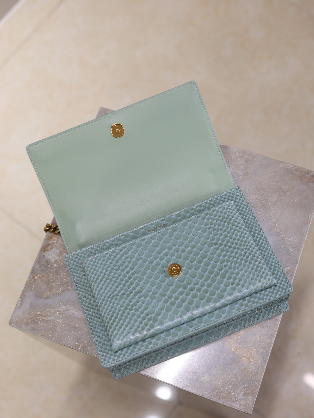 YSL 25S SUNSET MEDIUM 22 IN LIGHT BLUE CROCODILE-EMBOSSED CALFSKIN GOLD HARDWARE
