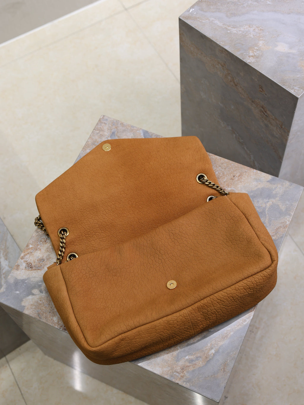 YSL 25S CALYPSO GM 38 IN BURNT ORANGE GRAINED CALFSKIN GOLD HARDWARE