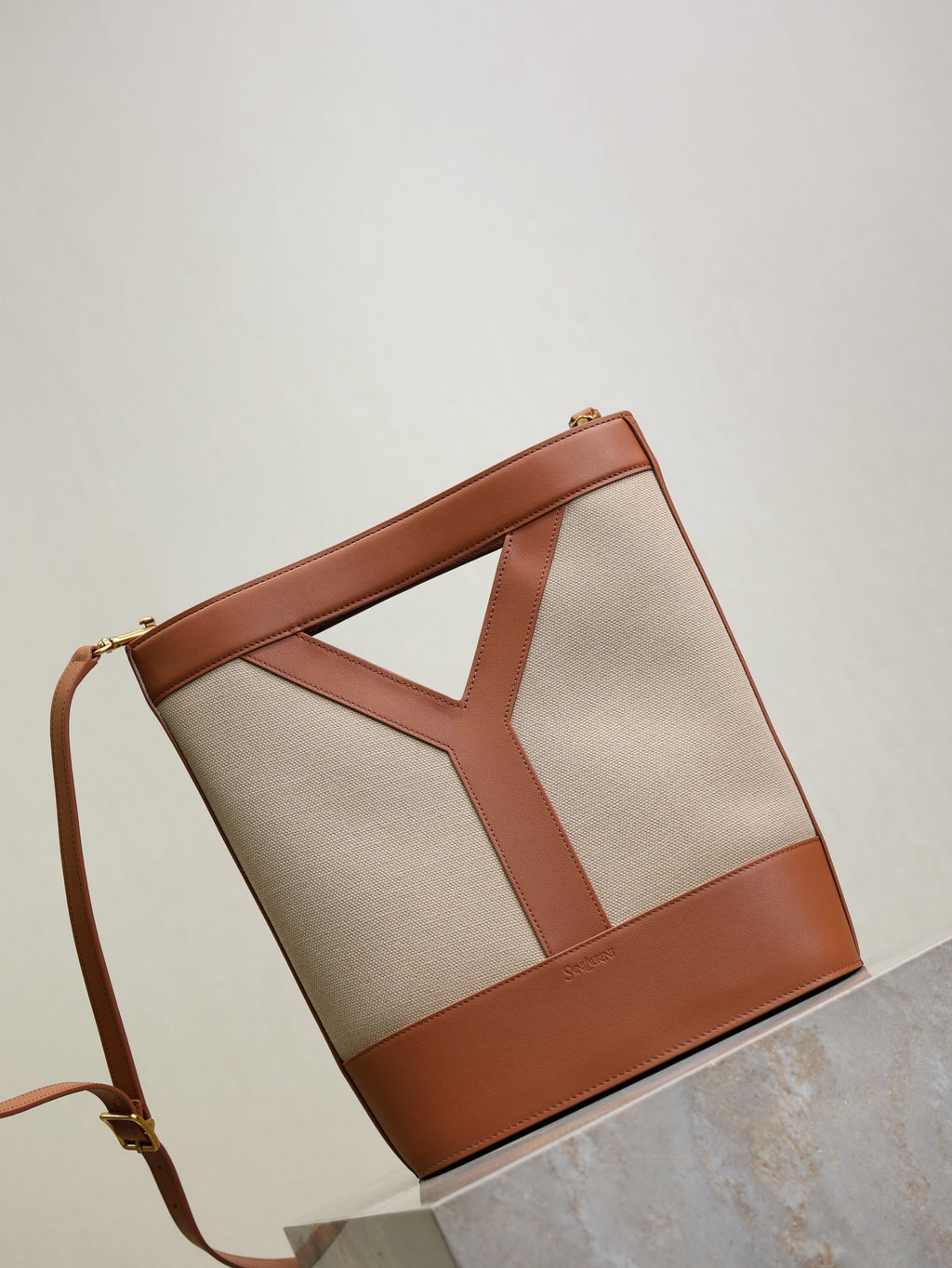 YSL 25S Y SMALL BUCKET 29 IN DESERT DUST AND BRICK CANVAS GOLD HARDWRE