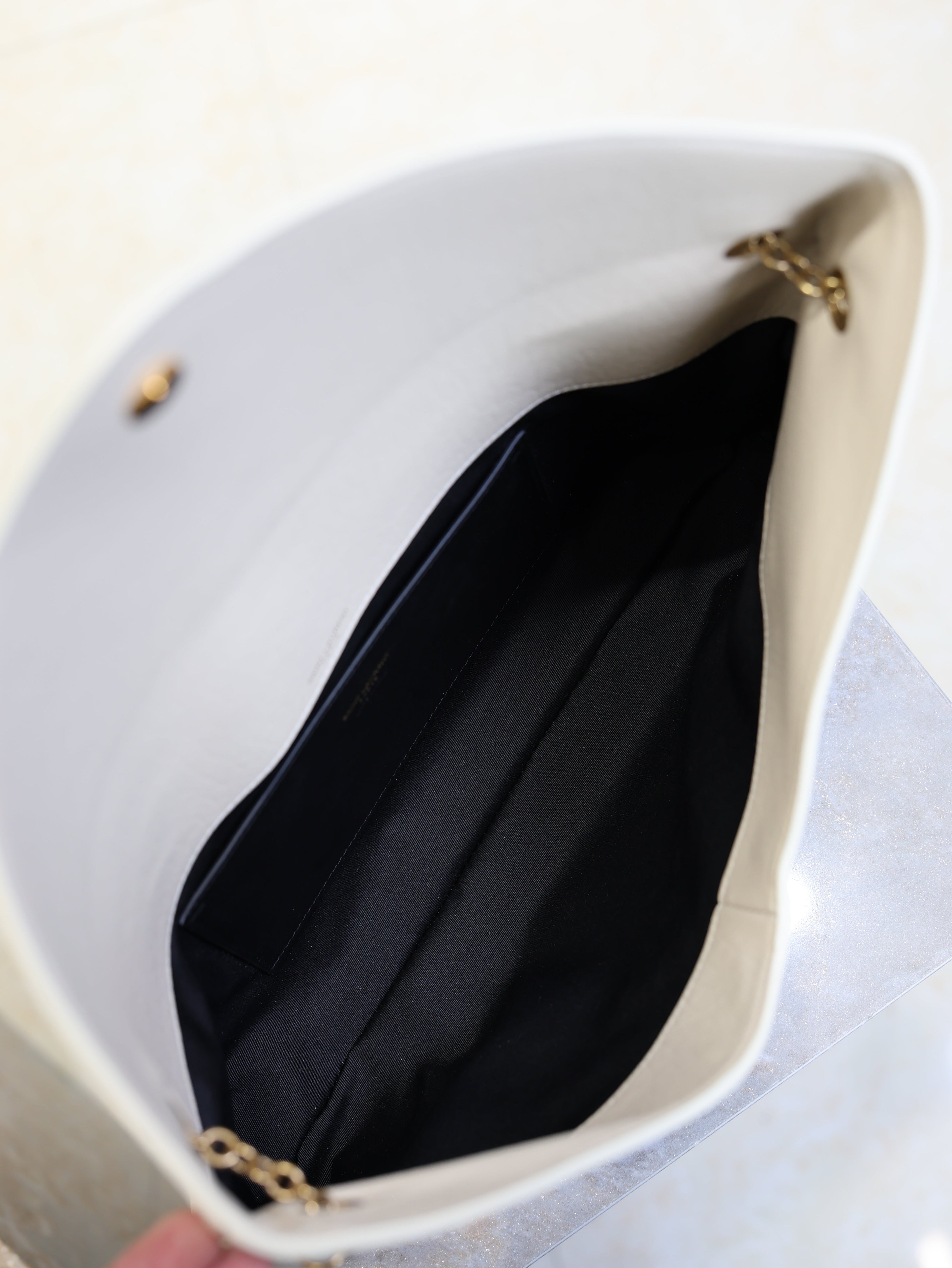YSL 25S CASSANDRE ENVELOPE MESSENGER 35 IN BLANC VINTAGE LAMBSKIN GOLD HARDWARE