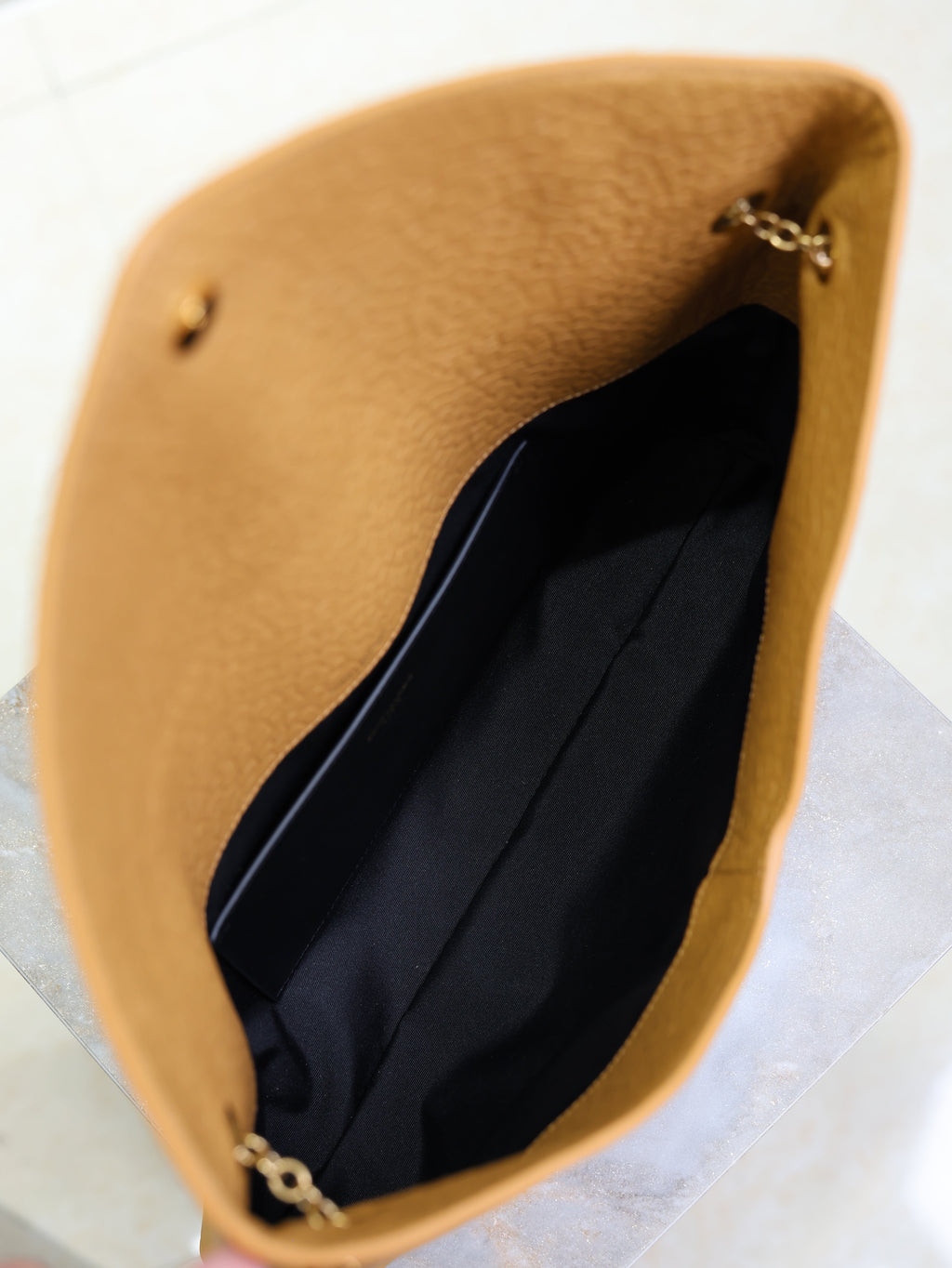 YSL 25S CASSANDRE ENVELOPE MESSENGER 35 IN GOLDEN BROWN LAMBSKIN GOLD HARDWARE