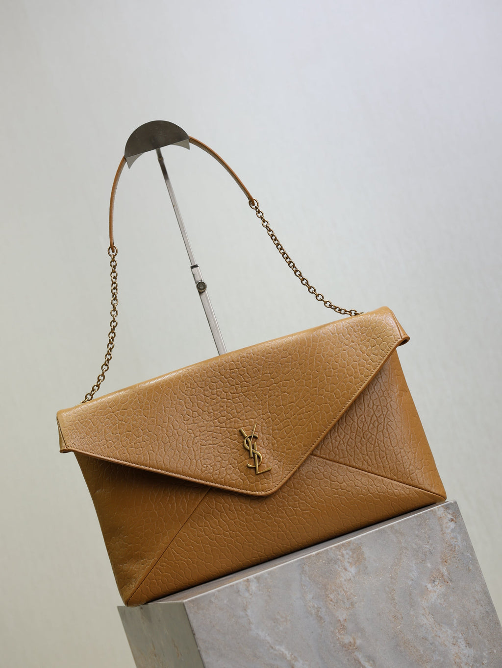 YSL 25S CASSANDRE ENVELOPE MESSENGER 35 IN GOLDEN BROWN LAMBSKIN GOLD HARDWRE