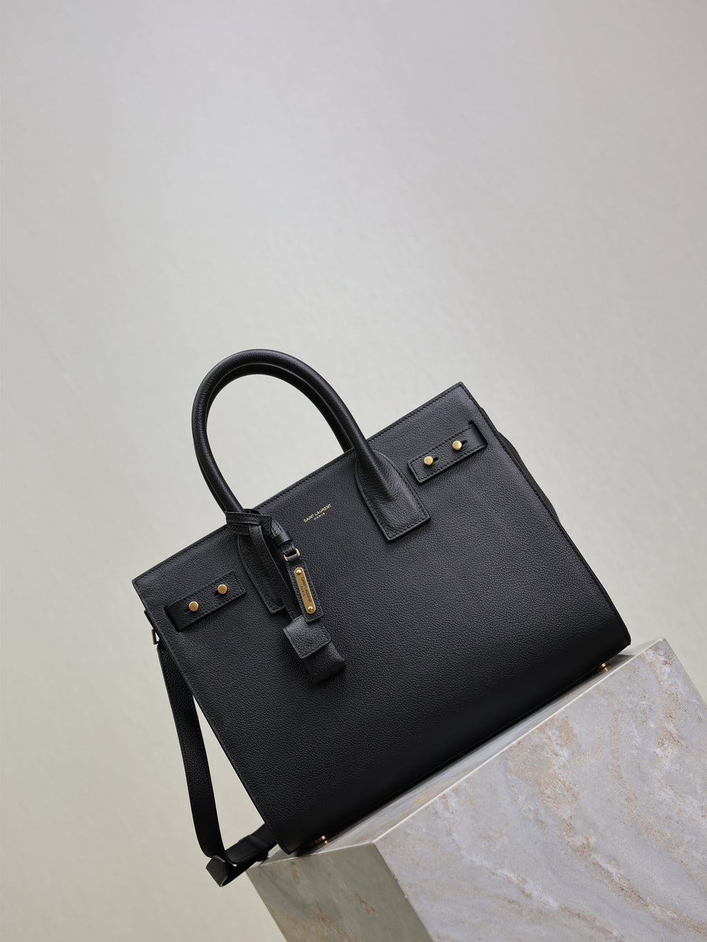 YSL 25S SAC DE JOUR GM 32 IN BLACK SUPPLE GRAINED CALFSKIN GOLD HARDWARE
