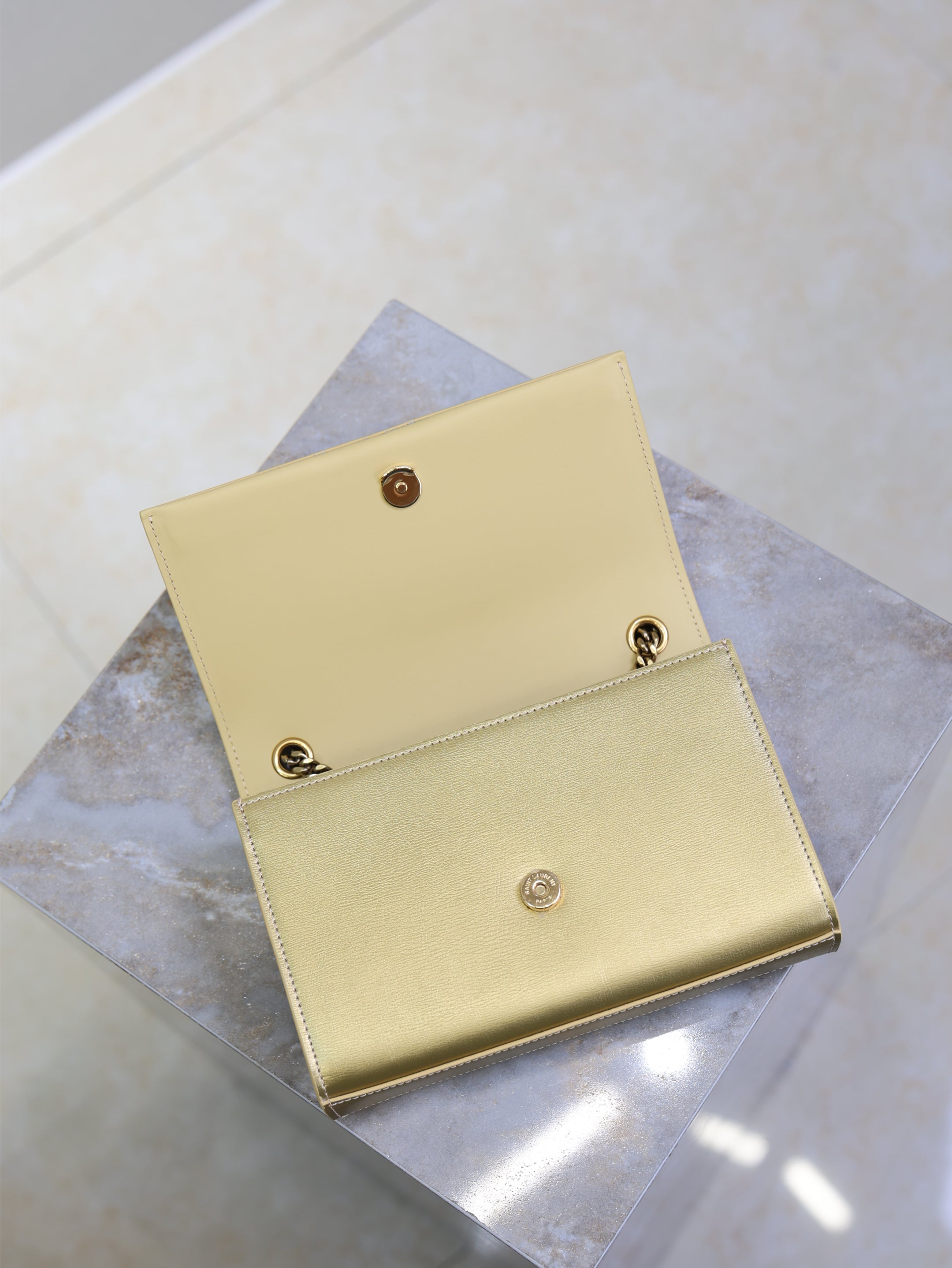 YSL 25S KATE TASSEL 20 IN GOLD METALLIC CALFSKIN GOLD HARDWARE