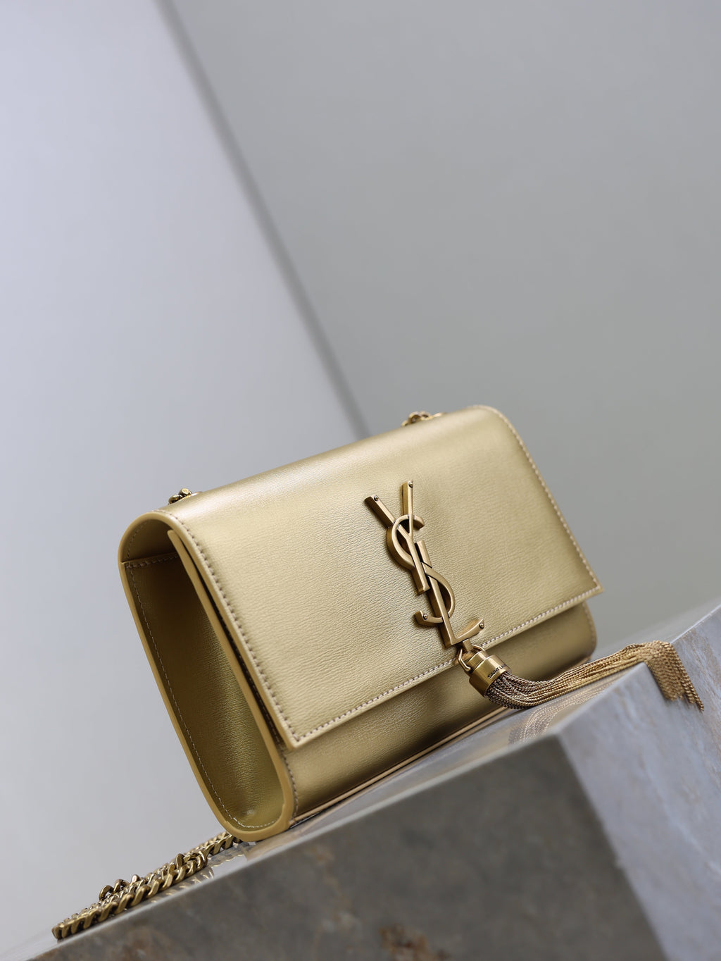 YSL 25S KATE TASSEL 20 IN GOLD METALLIC CALFSKIN GOLD HARDWARE