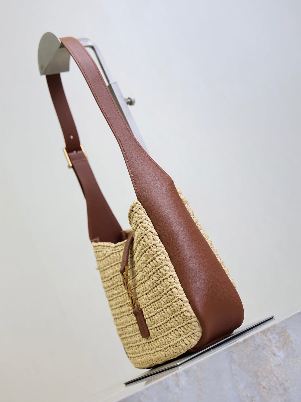 YSL 25S LE 5 À 7 SUPPLE BABY 16 IN RAFFIA AND CALFSKIN GOLD HARDWRE