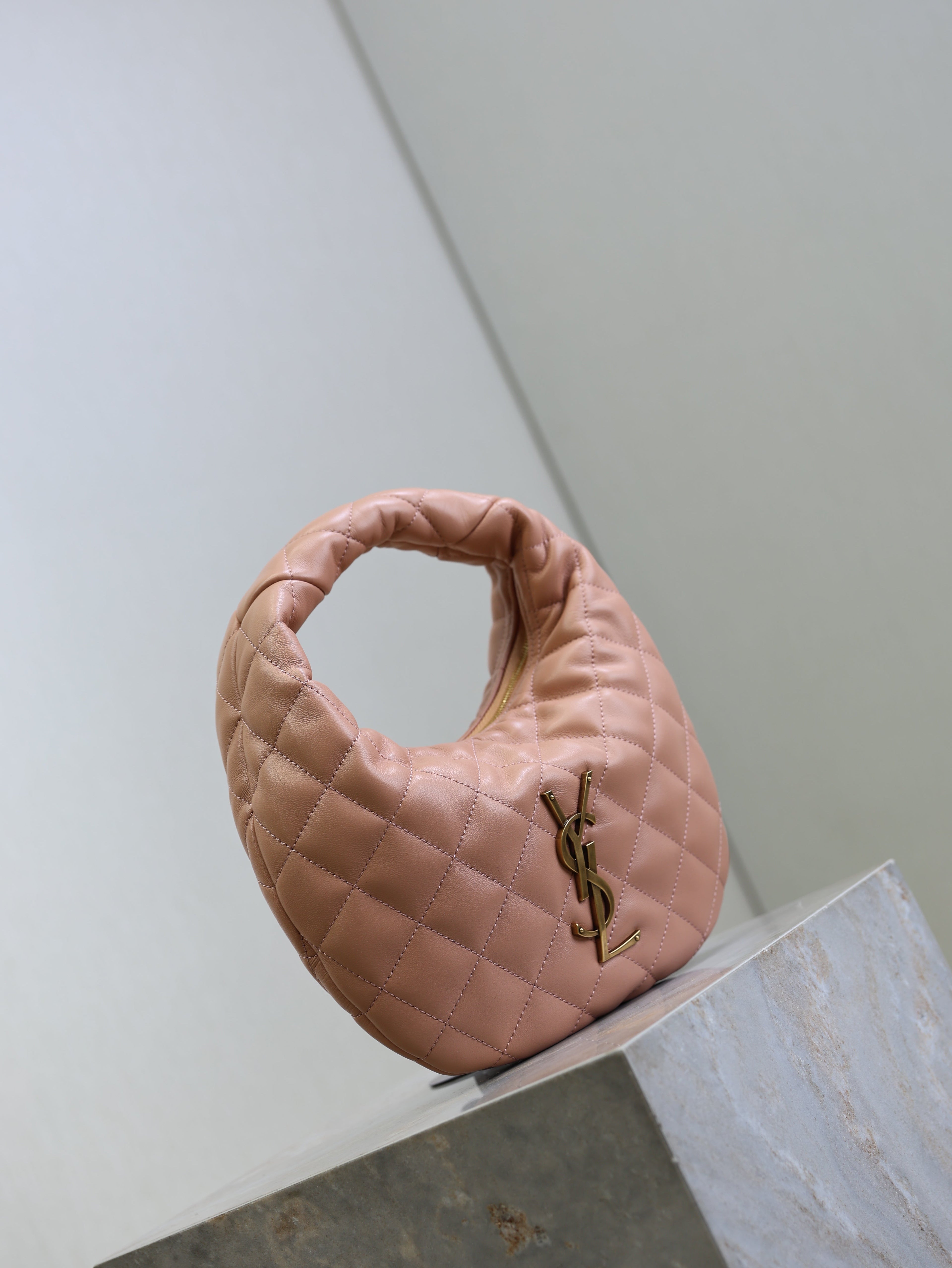 YSL 25S ICARINO 17 IN HORTENSIA QUILTED CALFSKIN GOLD HARDWRE