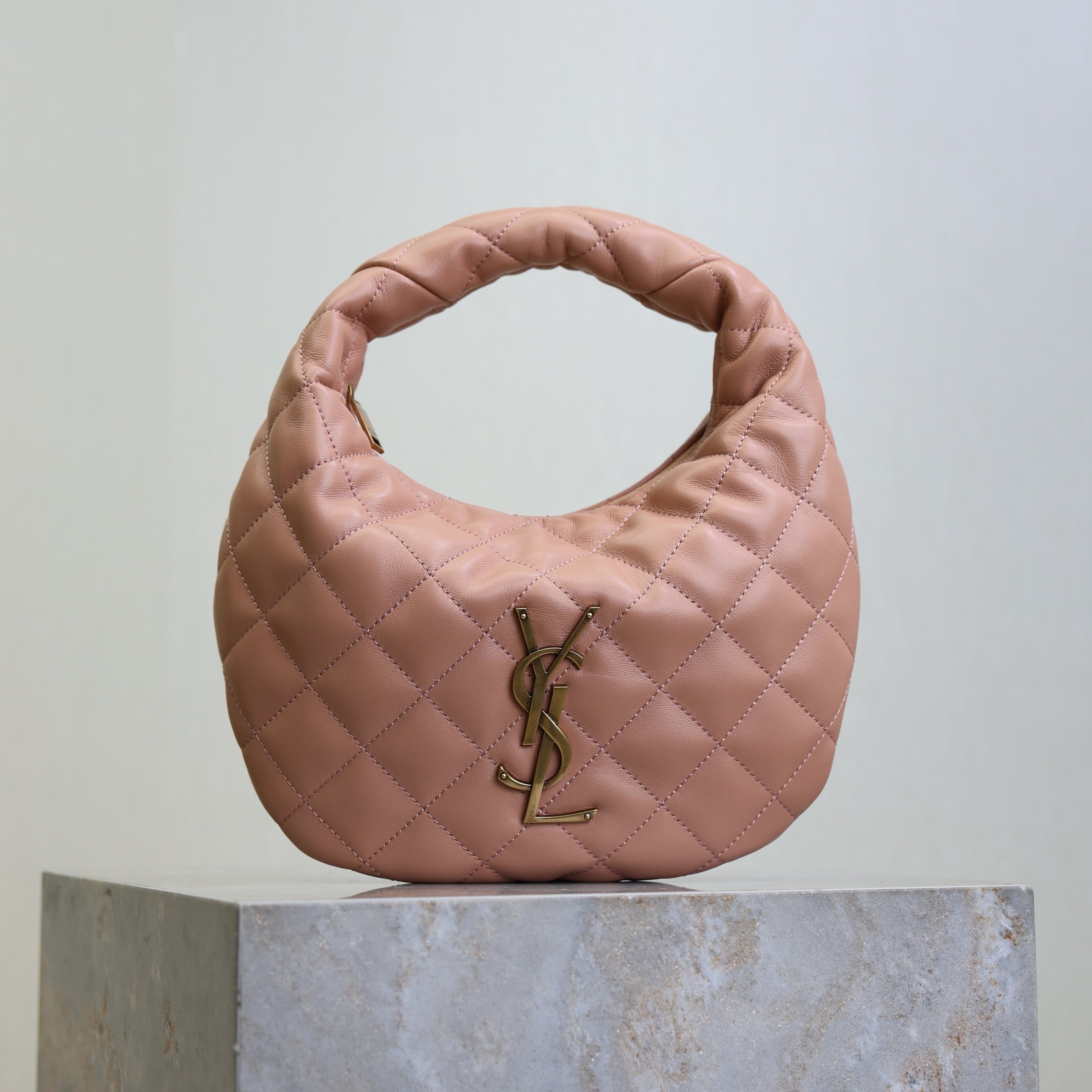 YSL 25S ICARINO 17 IN HORTENSIA QUILTED CALFSKIN GOLD HARDWARE