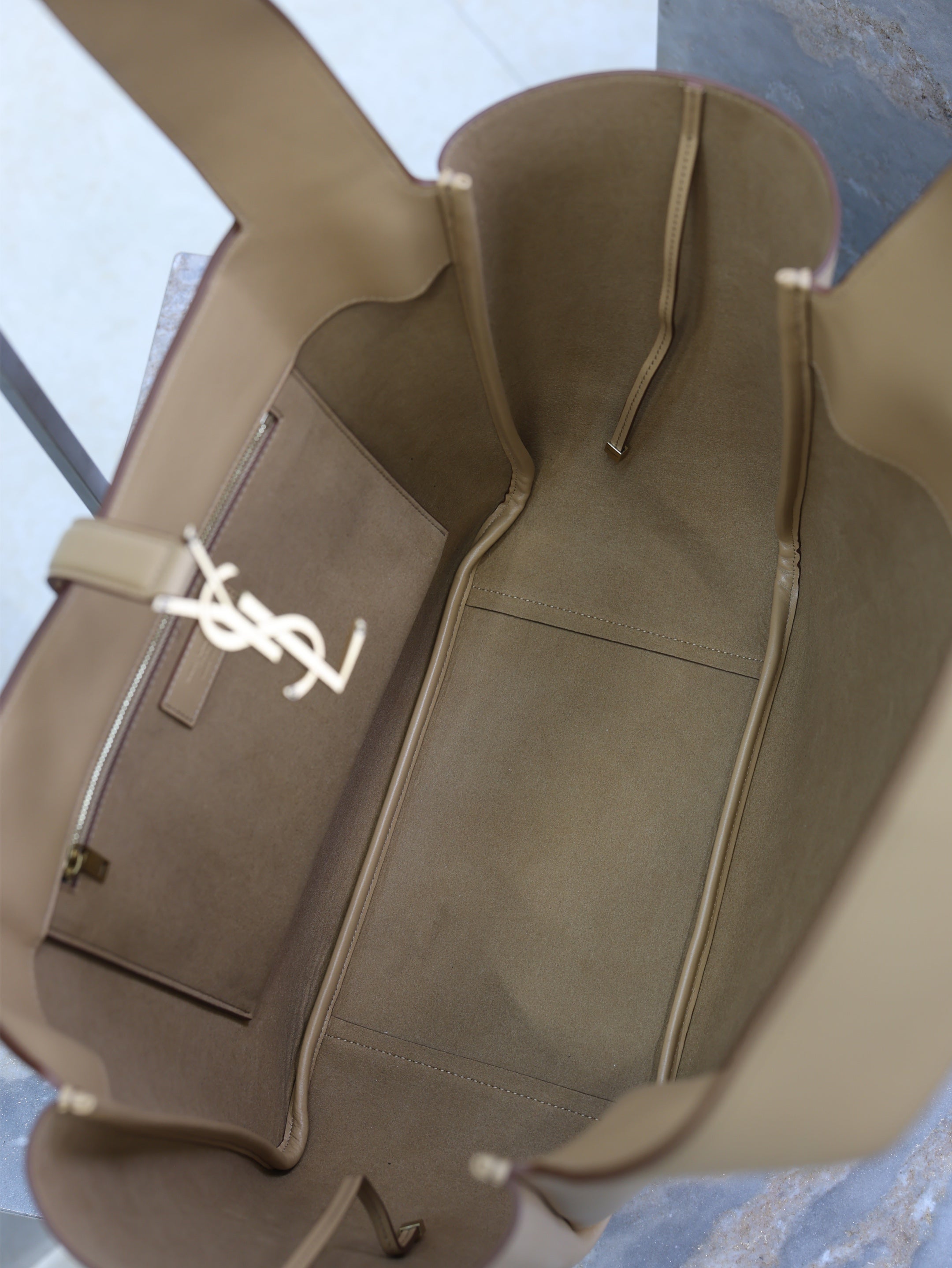 YSL 25S LE 5 À 7 BEA 50 IN DARK CARAMEL CALFSKIN GOLD HARDWRE