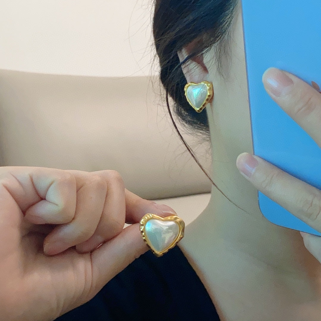 18K  Chanel Heart Pearl Earrings