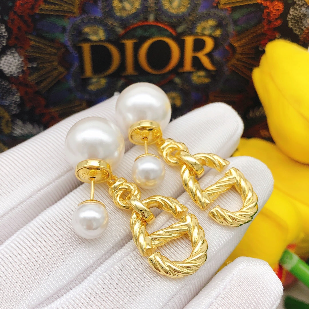 18K Dior 30 Montaigne Pearls Earrings