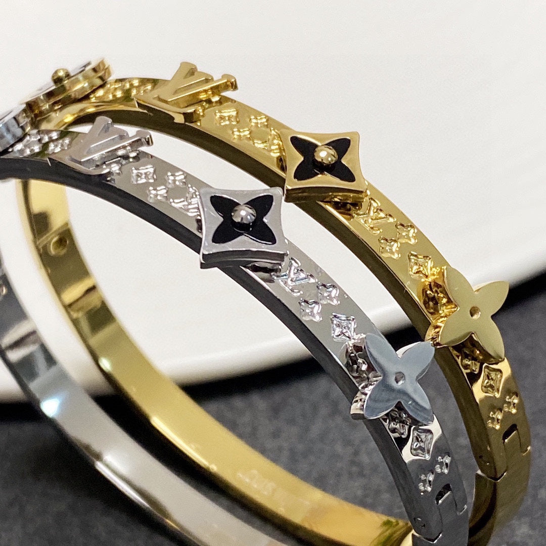 18K Louis Vuitton Blossom Bracelet
