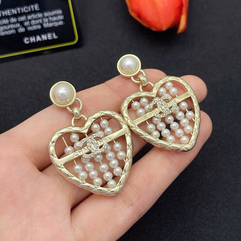 18K  Chanel Gold Hear Pearl Earrings
