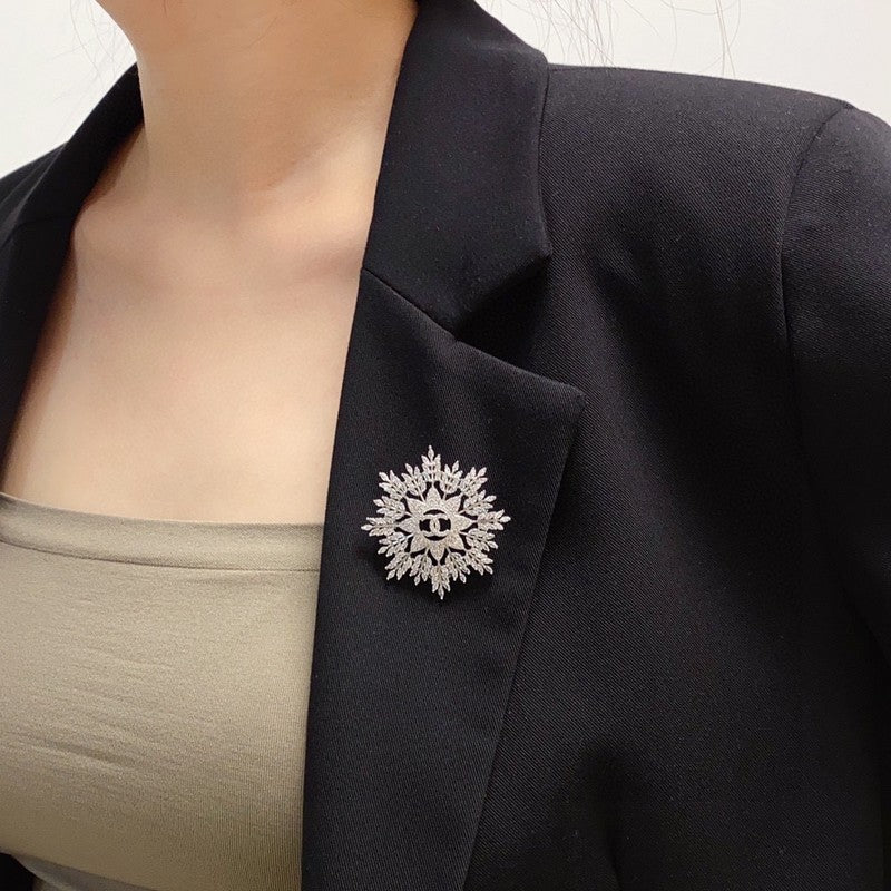 18K  Chanel Flower Crystal Brooch