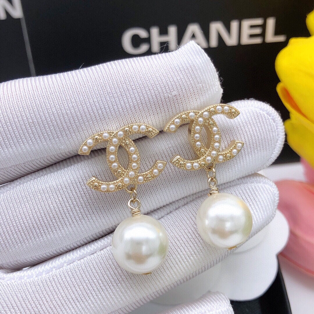 18K  Chanel Pearl Drop Earrings