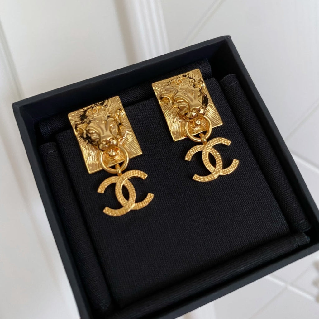 18K  Chanel Lion Sharp Earrings