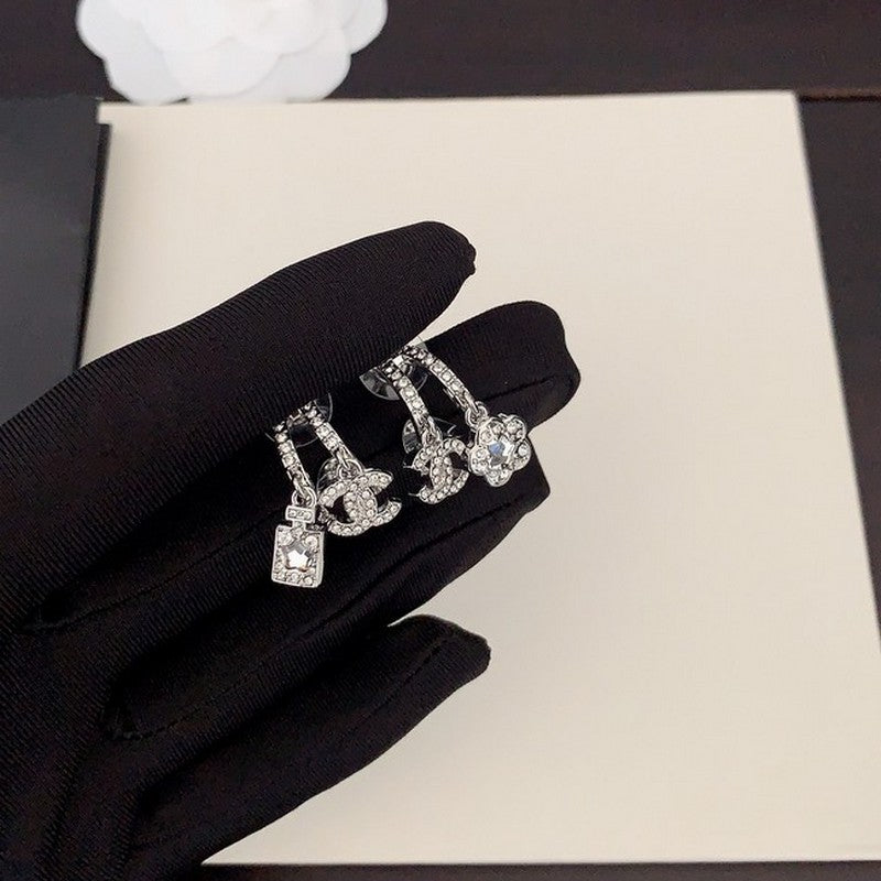 18K  Chanel Flower Diamond Earrings