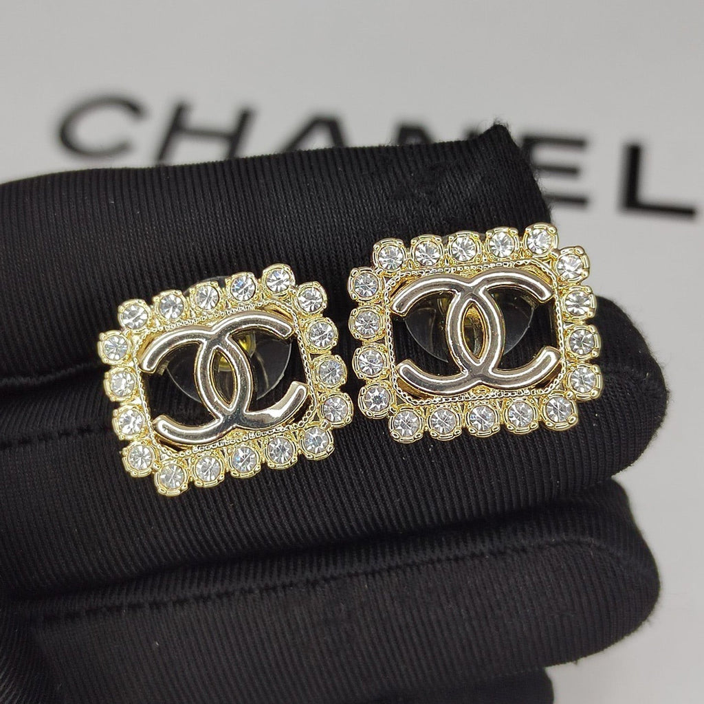 18K  Chanel Diamonds Earrings