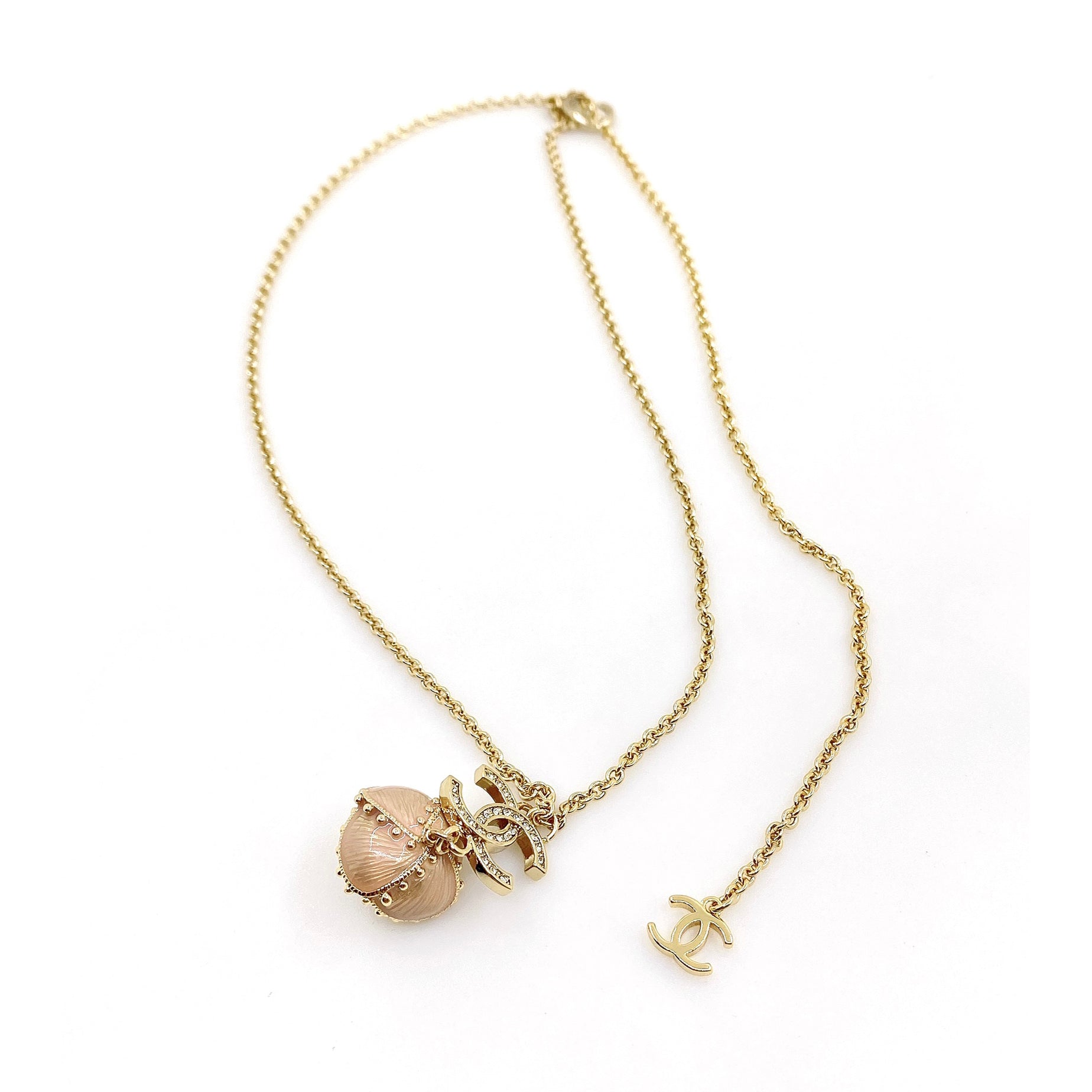 18K  Chanel Pearls Flower Necklace