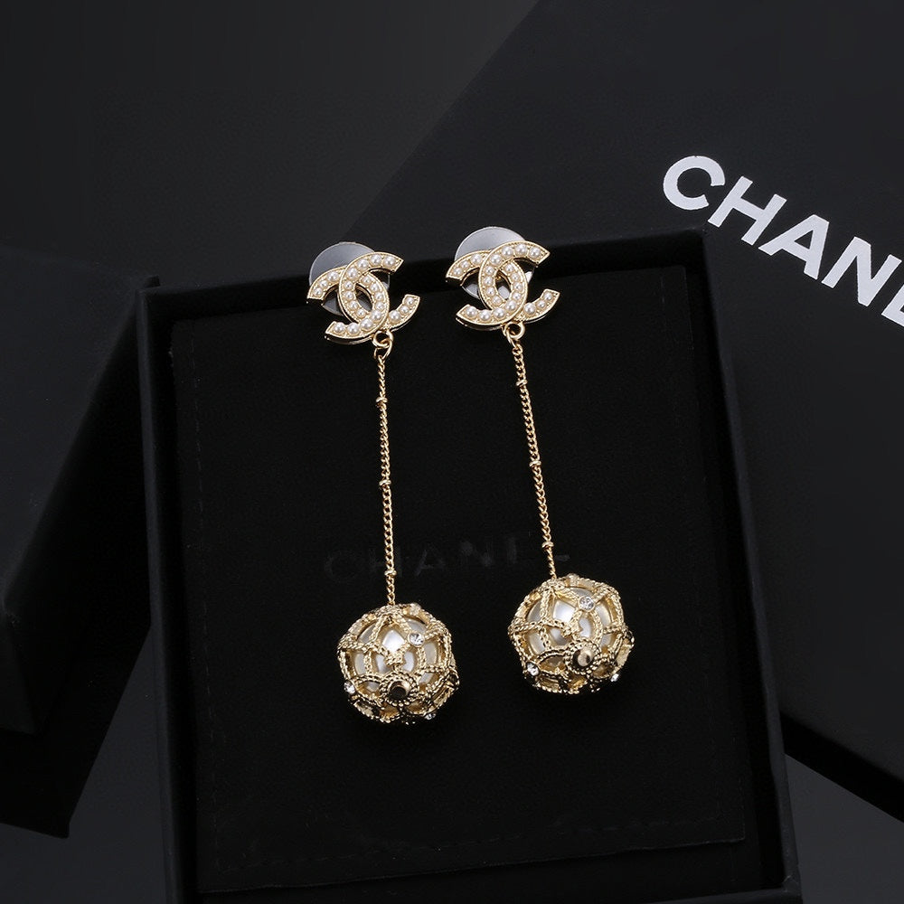 18K  Chanel Pearl Long Earrings