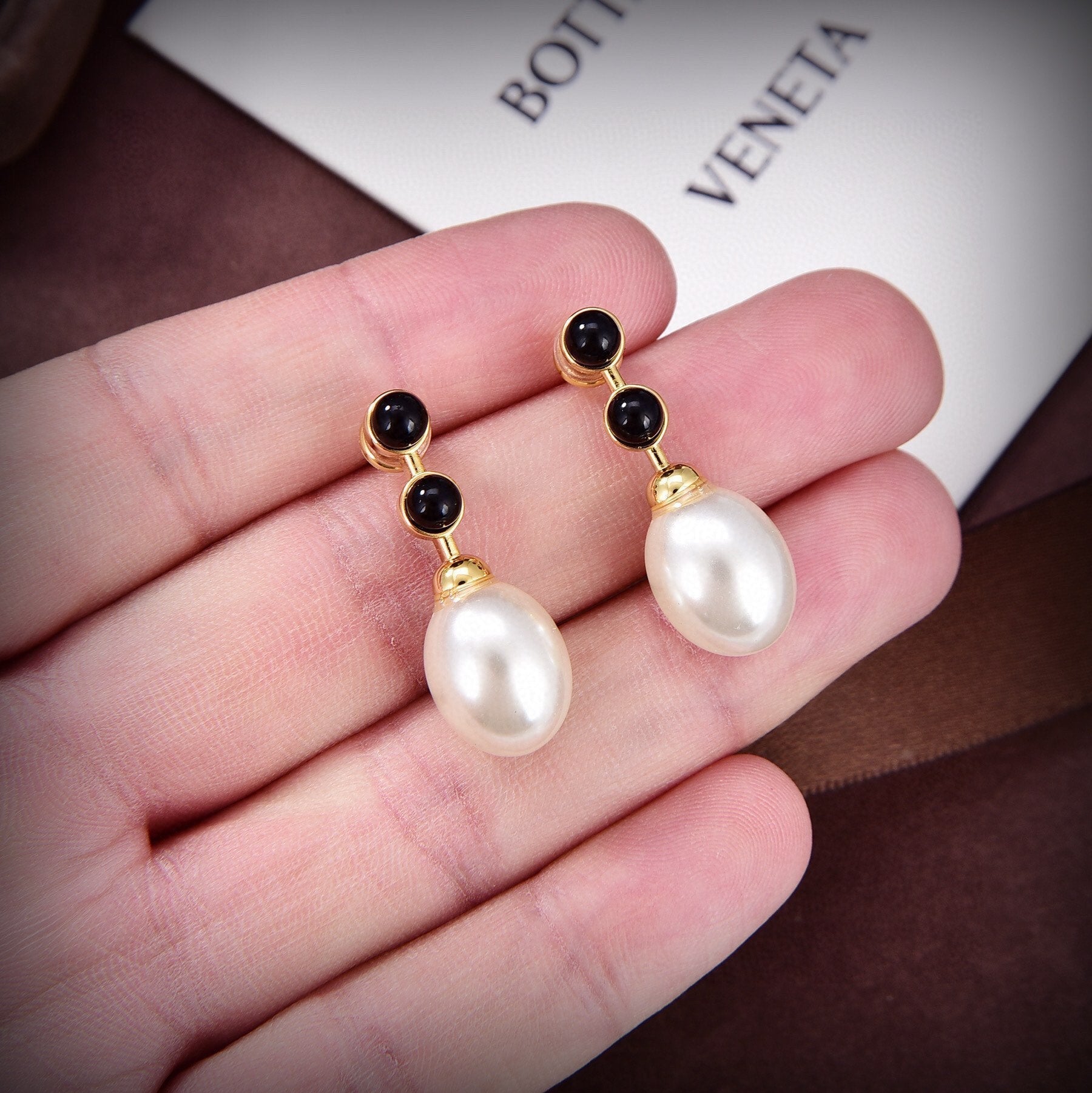 18K BVLGARI Pearl Earrings