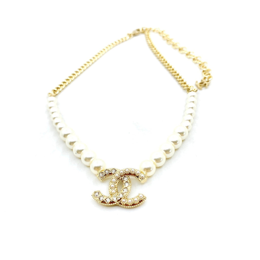 18K  Chanel Pearls Choker Necklace