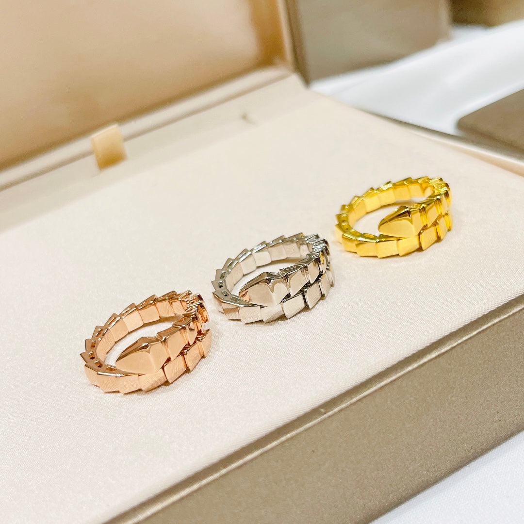 18K BVLGARI Serpenti Viper Ring
