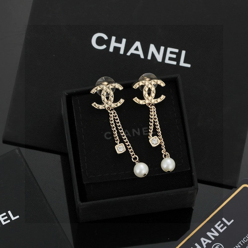 18K  Chanel Long Pearl Pendant Earrings