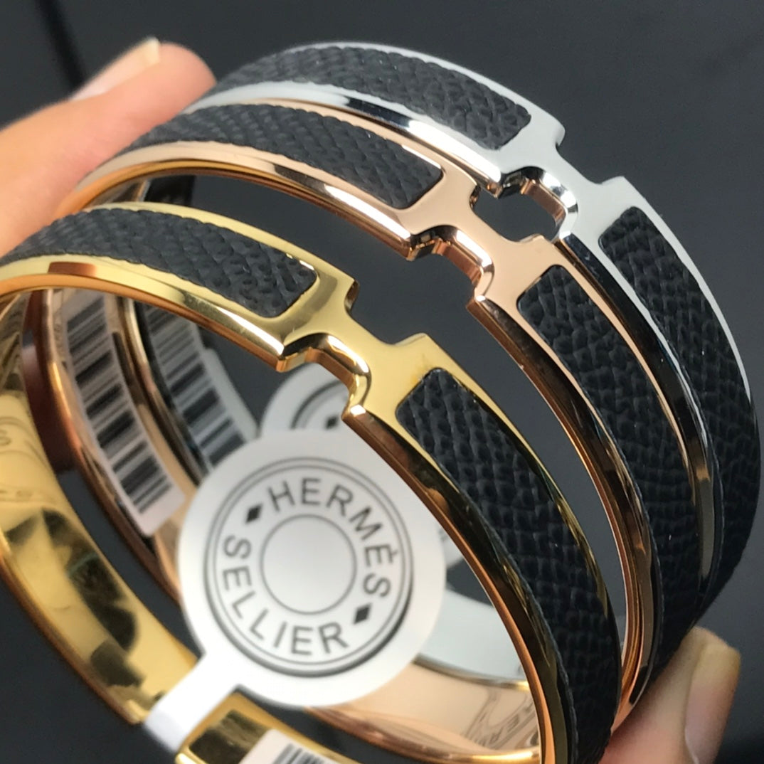 18K Olympe Black Hermes Bracelet
