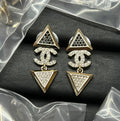18K  Chanel Triangle Diamonds Earrings