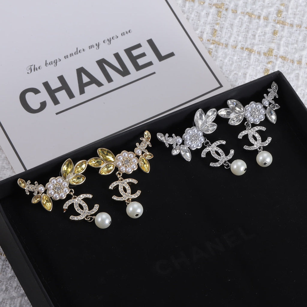 18K  Chanel Flower Crystals Earrings