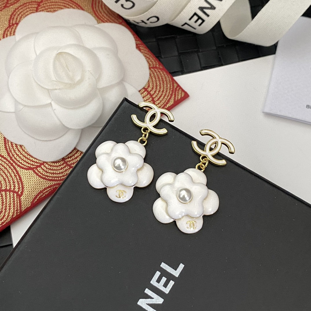 18K  Chanel Flower Pearl Earrings