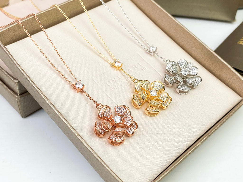 18K BVLGARI DIVAS' DREAM Necklace
