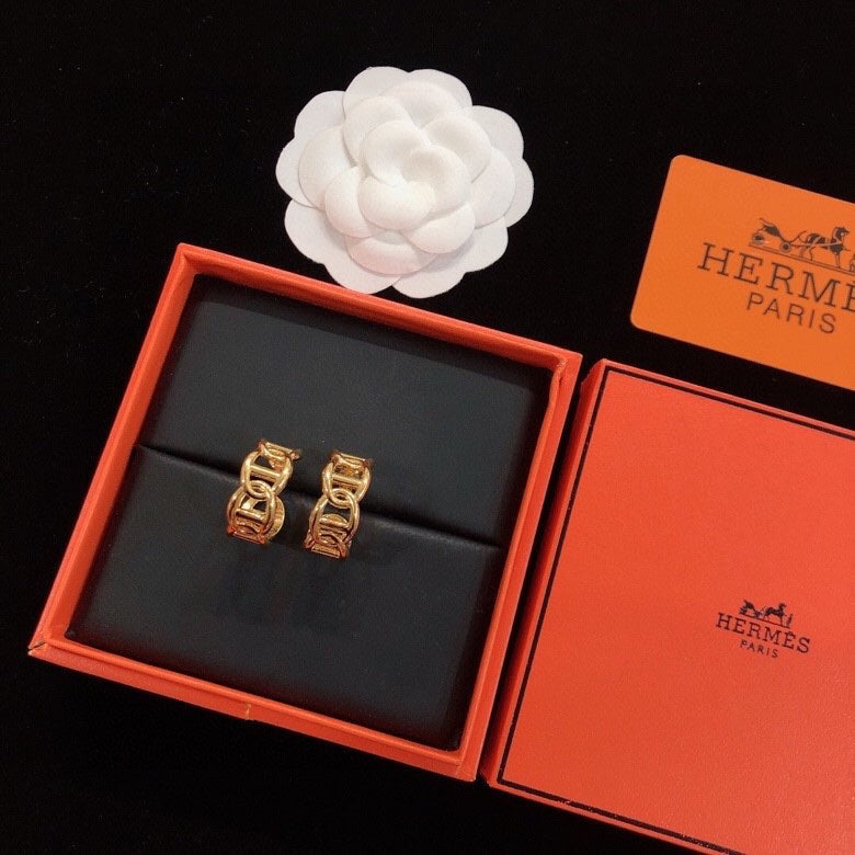 18K Chaine D'Ancre Enchainee Hermes Earrings