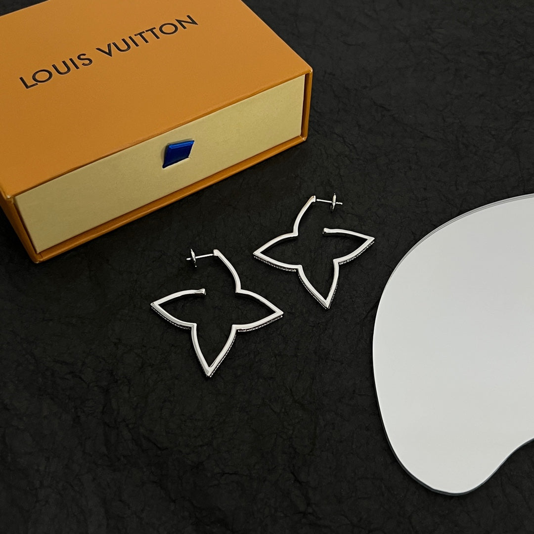 18K Louis Vuitton Debuts Blossom Earrings