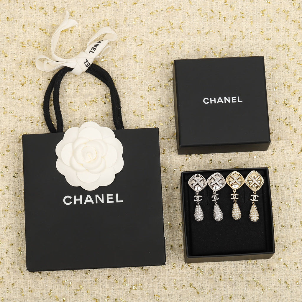18K  Chanel Cross Rhombus Earrings