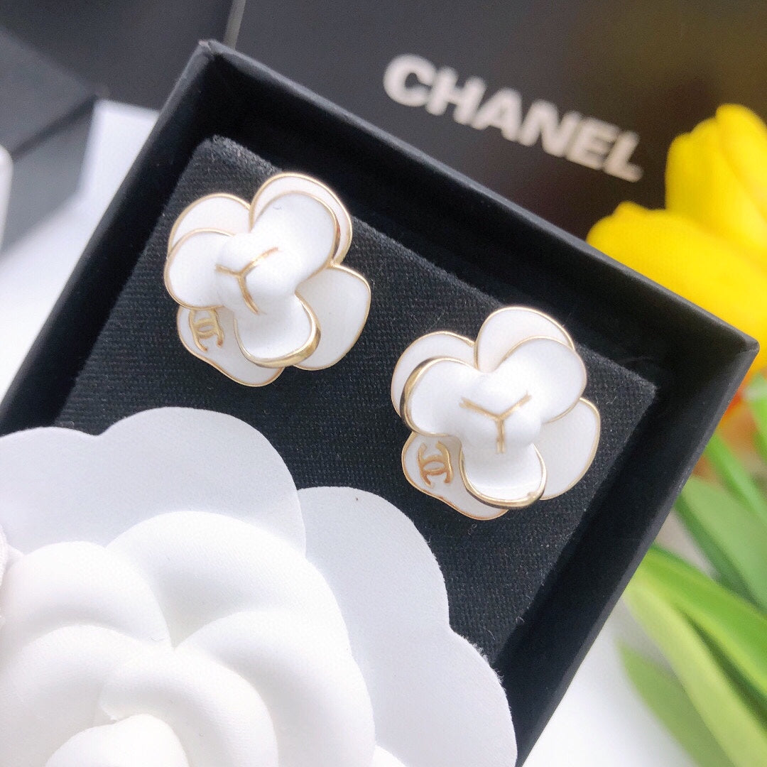 18K  Chanel Flower Pearl Earrings