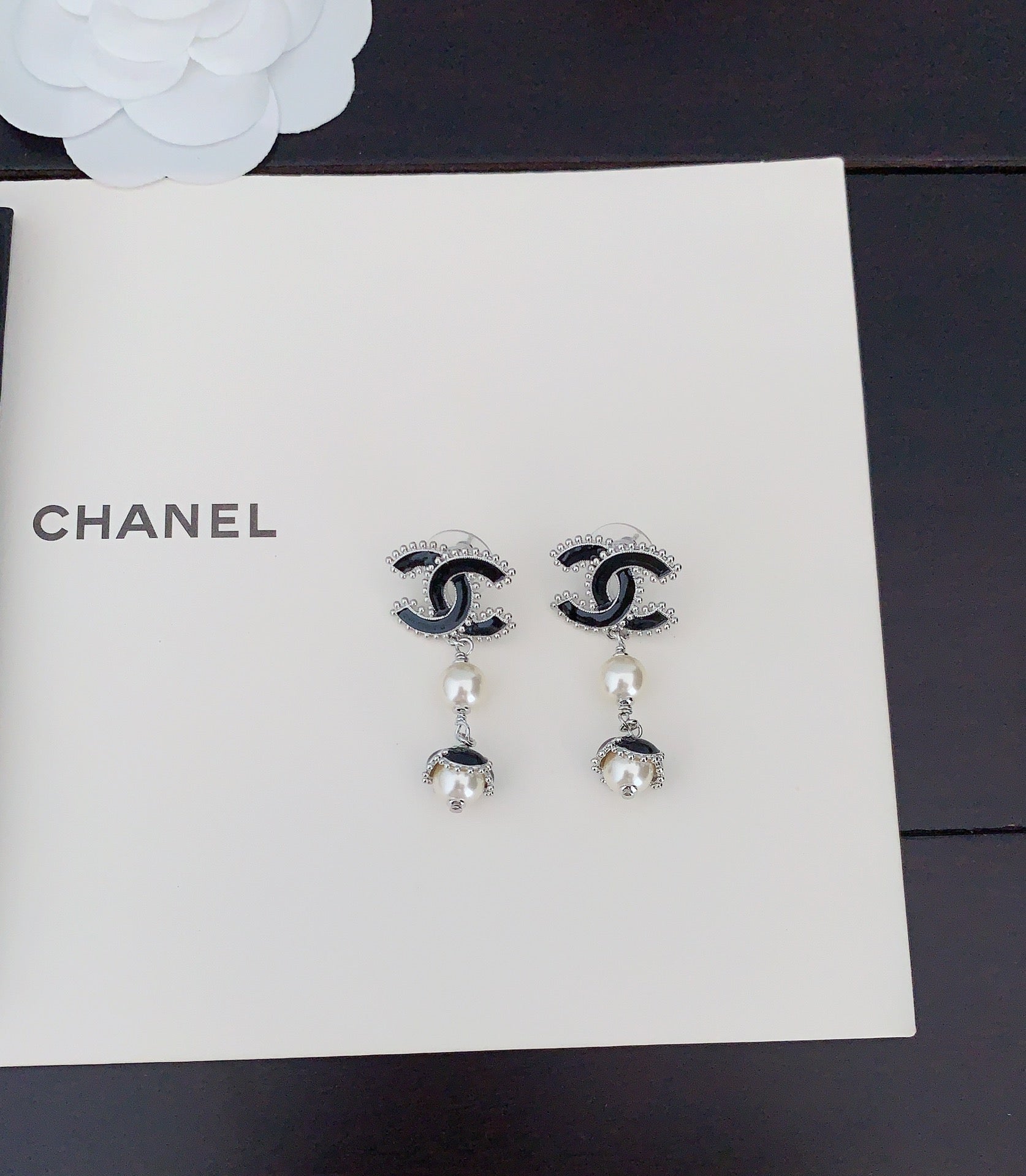 18K  Chanel Pearl Crystals Earrings