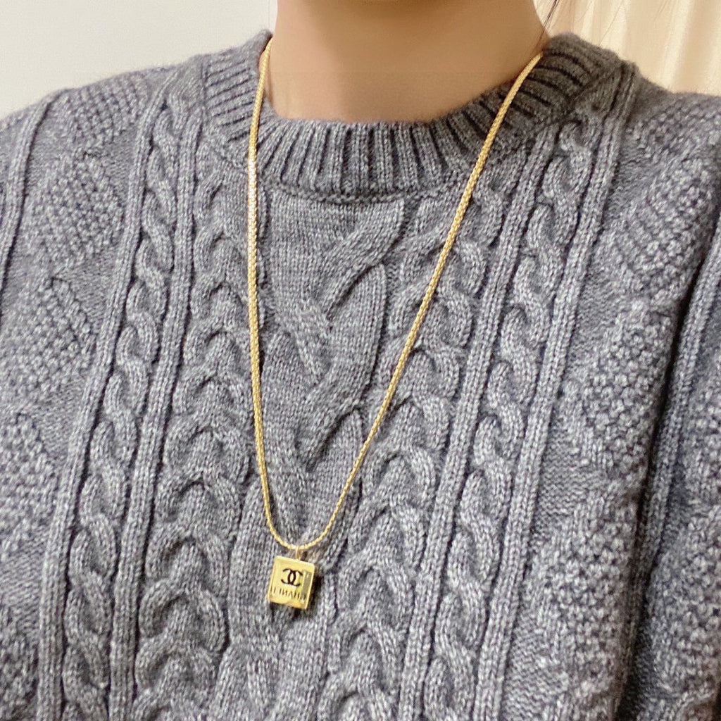 18K  Chanel Pendant Necklace