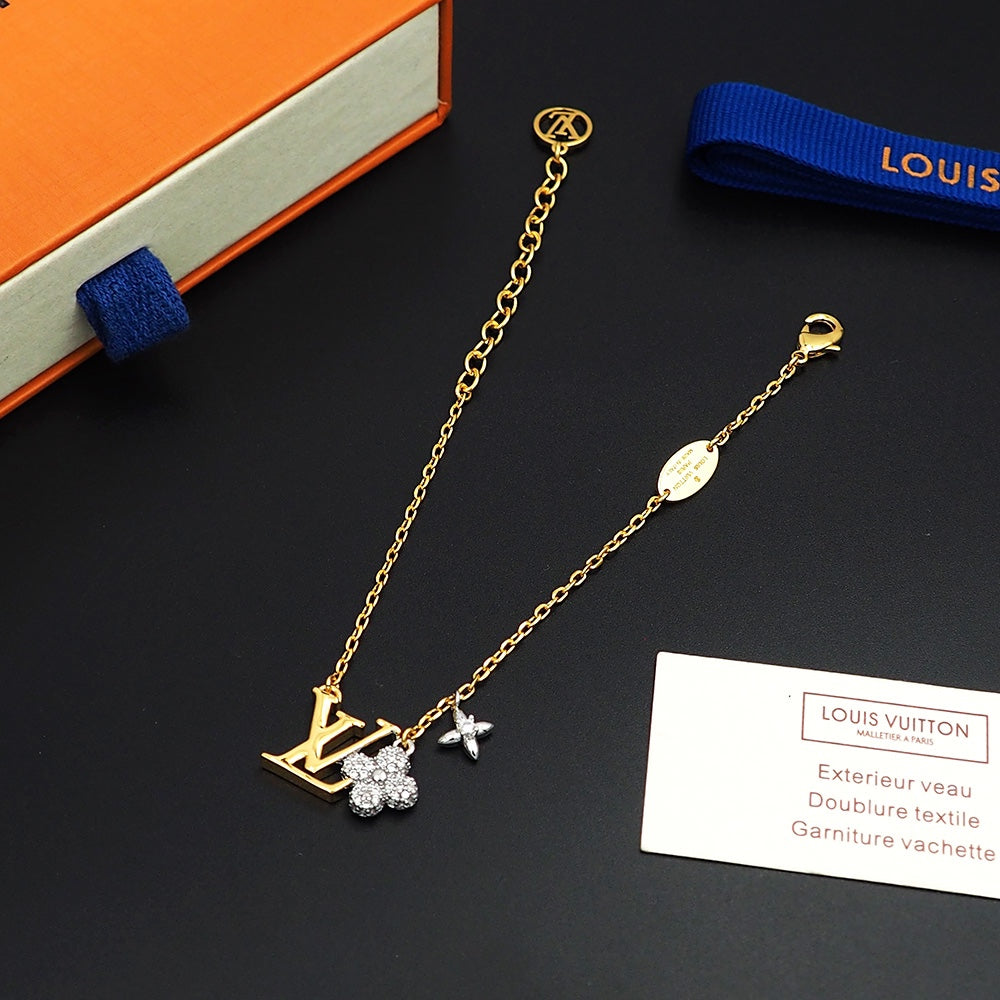 18K Louis Vuitton Gram Diamond Bracelet