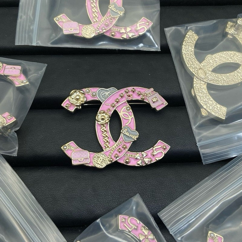 18K  Chanel Pink & Black Heart Brooch