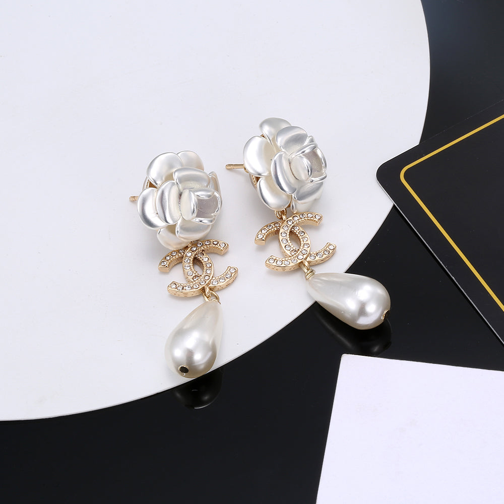 18K  Chanel Flower Pearl Earrings