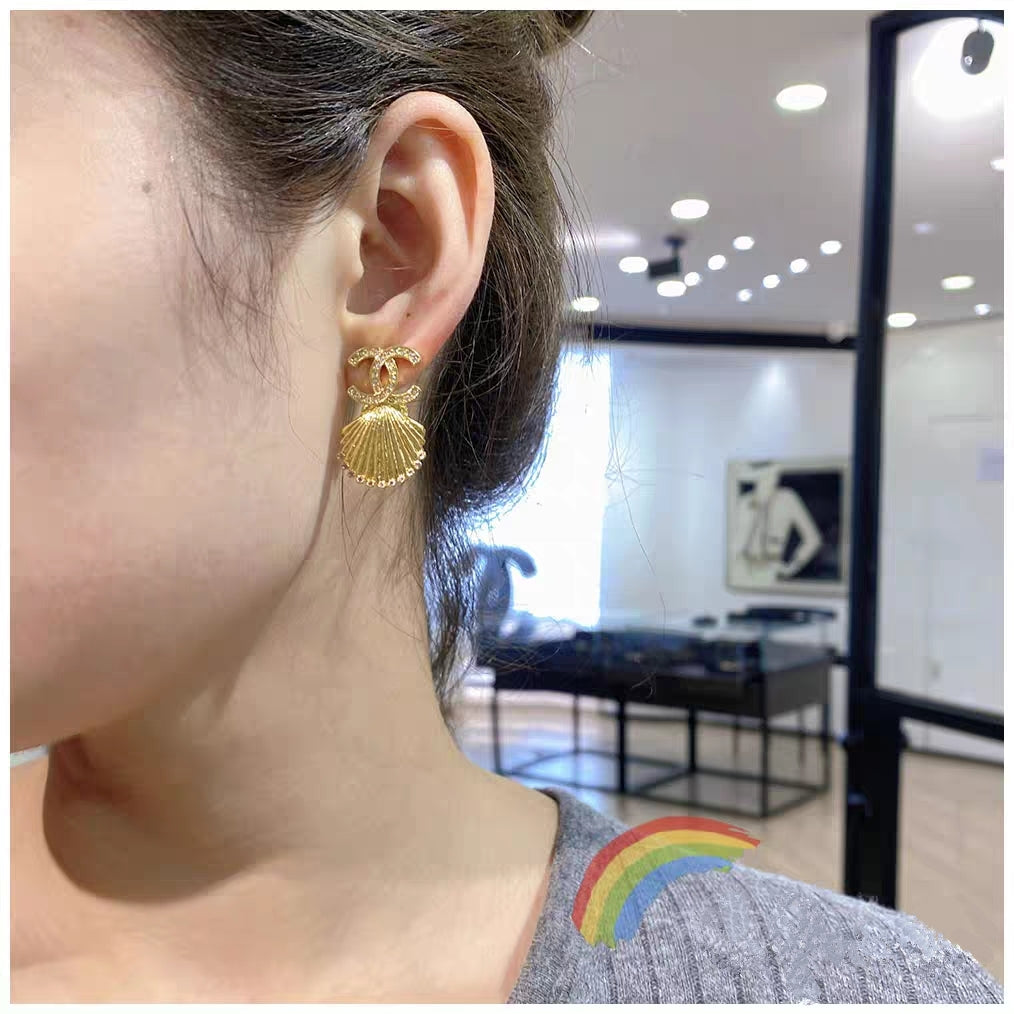 18K  Chanel Shell Pendant Earrings