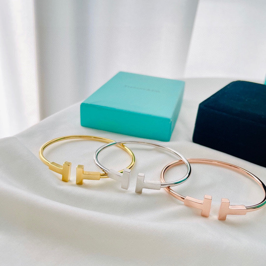 18K Tiffany Wire Bracelet