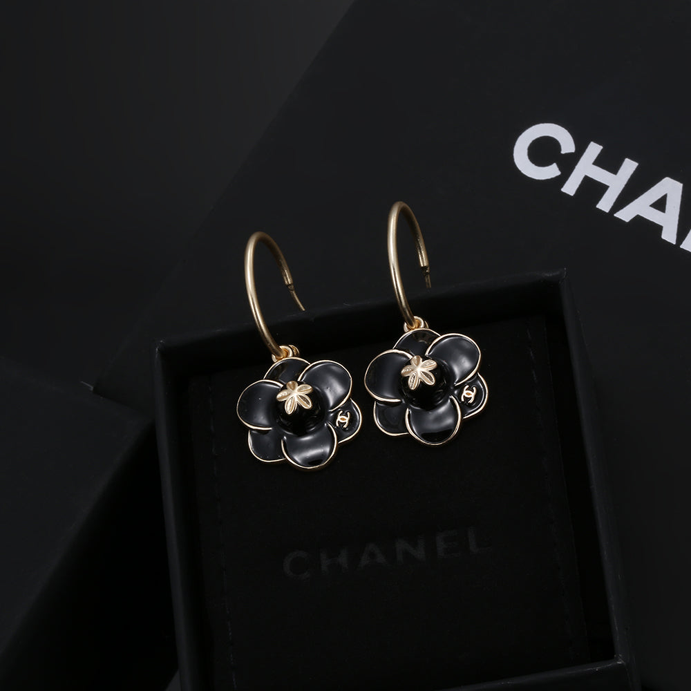 18K  Chanel Flower Earrings