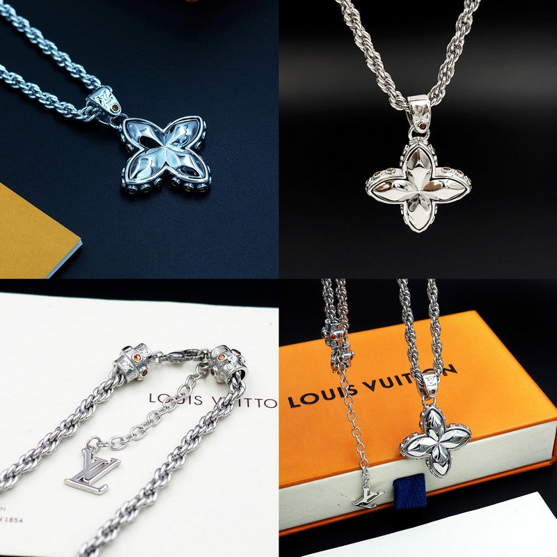 18K Louis Vuitton Flower Studs Necklace